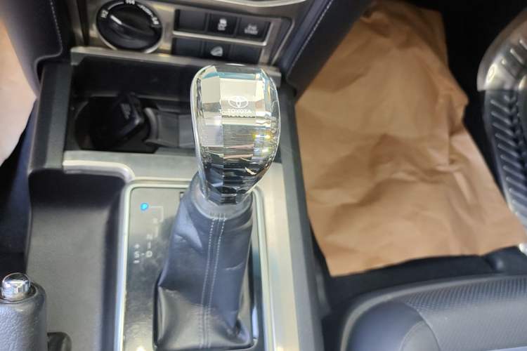Used Toyota Prado 2018 3.5L Automatic TX-L with Rear-Mounted Spare Tire Gear Lever