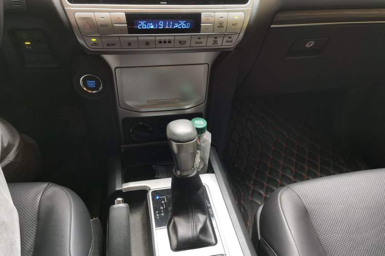 Used Toyota Prado 2018 3.5L Automatic TX-L with Rear-Mounted Spare Tire Gear Lever