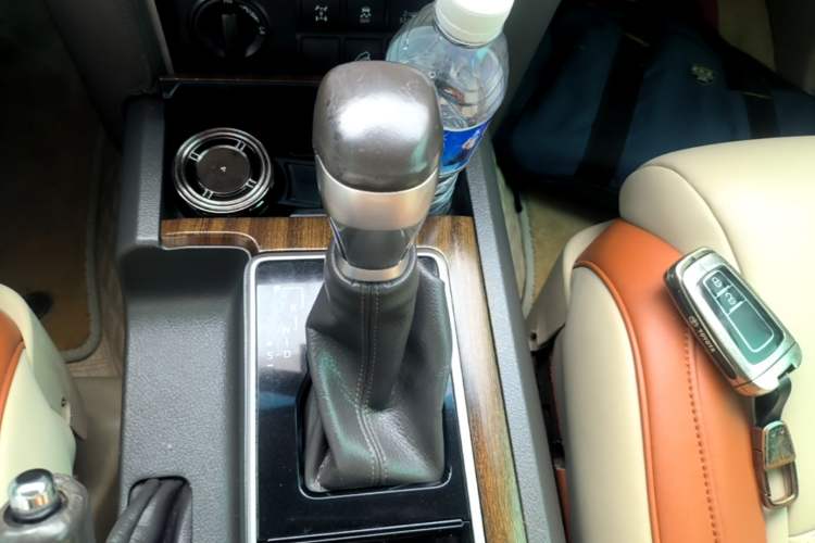Used Toyota Prado 2018 4.0L U.S.-Spec Version 7 Seats Gear Lever