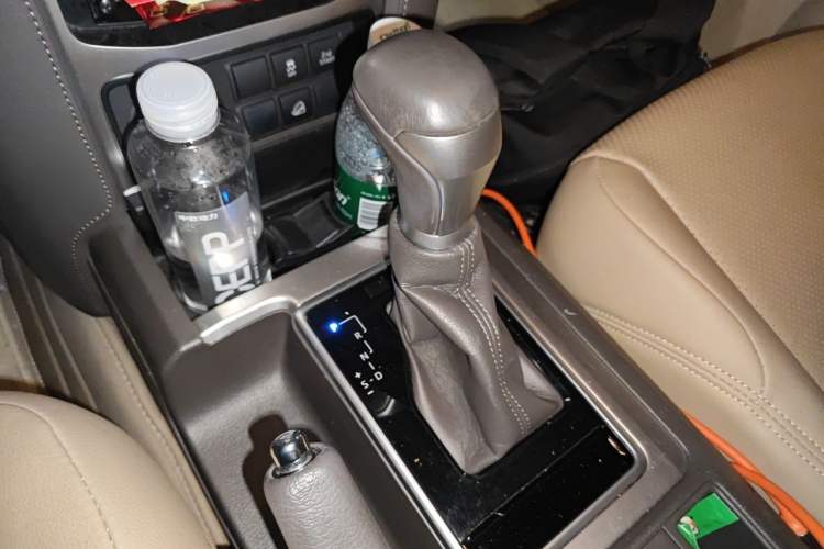 Used Toyota Prado 2018 3.5L Automatic TX Gear Lever