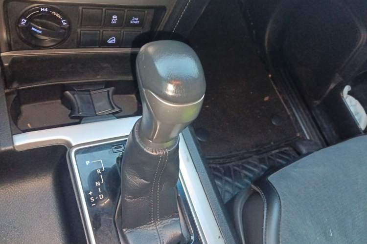 Used Toyota Prado 2018 3.5L Automatic TX-L NAVI Gear Lever