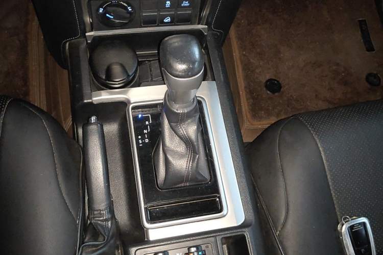 Used Toyota Prado 2018 3.5L Automatic TX-L with Rear-Mounted Spare Tire Gear Lever