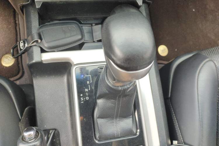 Used Toyota Prado 2018 3.5L Automatic TX-L with Rear-Mounted Spare Tire Gear Lever