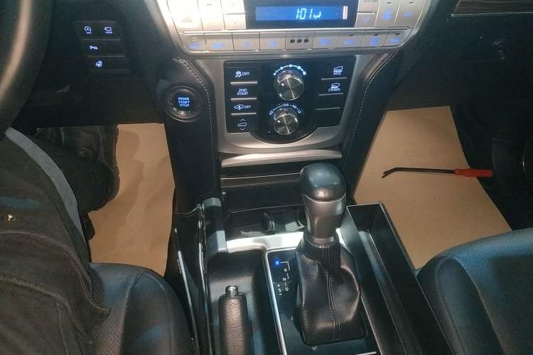 Used Toyota Prado 2018 3.5L Automatic VX NAVI with Rear-Mounted Spare Tire Gear Lever