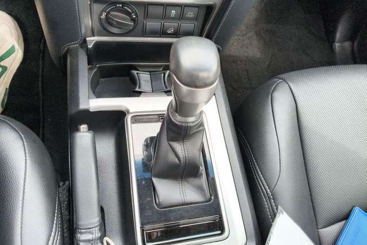 Used Toyota Prado 2018 3.5L Automatic TX Gear Lever