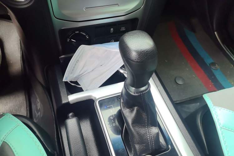 Used Toyota Prado 2018 3.5L Automatic SX Gear Lever