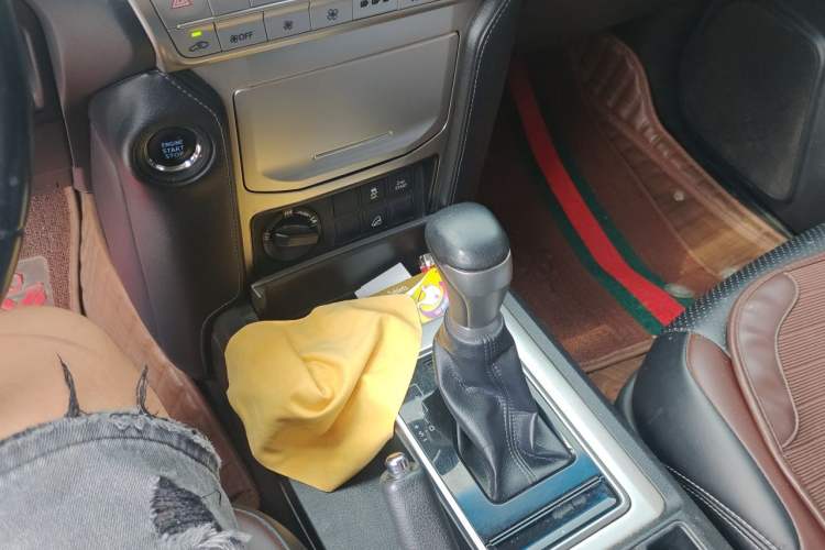 Used Toyota Prado 2018 3.5L Automatic TX Gear Lever