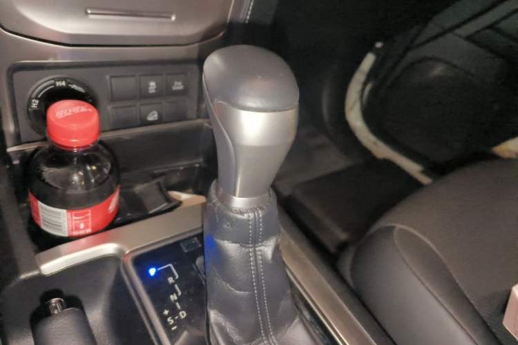 Used Toyota Prado 2018 3.5L Automatic TX-L Gear Lever