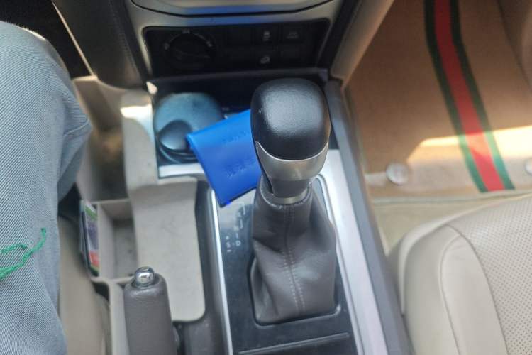 Used Toyota Prado 2018 3.5L Automatic TX-L Gear Lever