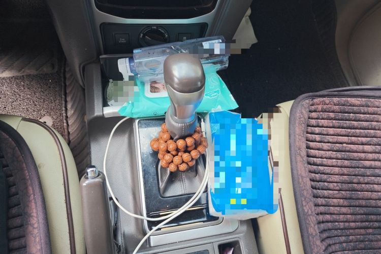 Used Toyota Prado 2018 2.7L TXL Nine-Cylinder External Fuel Tank Large Fuel Capacity – Middle East Gear Lever