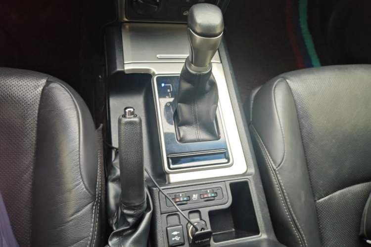 Used Toyota Prado 2018 3.5L Automatic TX-L with Rear-Mounted Spare Tire Gear Lever