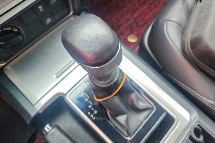 Used Toyota Prado 2018 3.5L Automatic TX-L Gear Lever