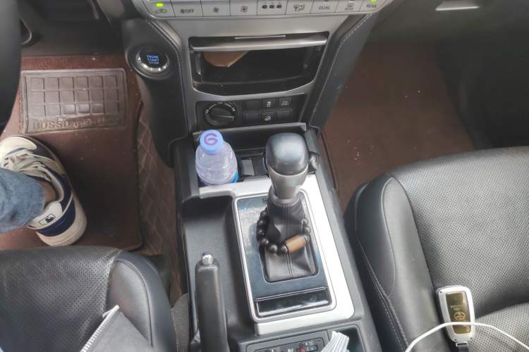 Used Toyota Prado 2018 3.5L Automatic TX-L with Rear-Mounted Spare Tire Gear Lever