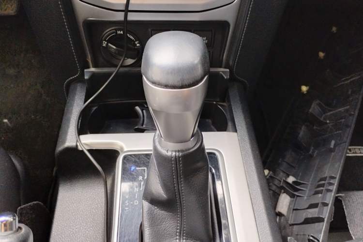 Used Toyota Prado 2018 3.5L Automatic TX-L with Rear-Mounted Spare Tire Gear Lever