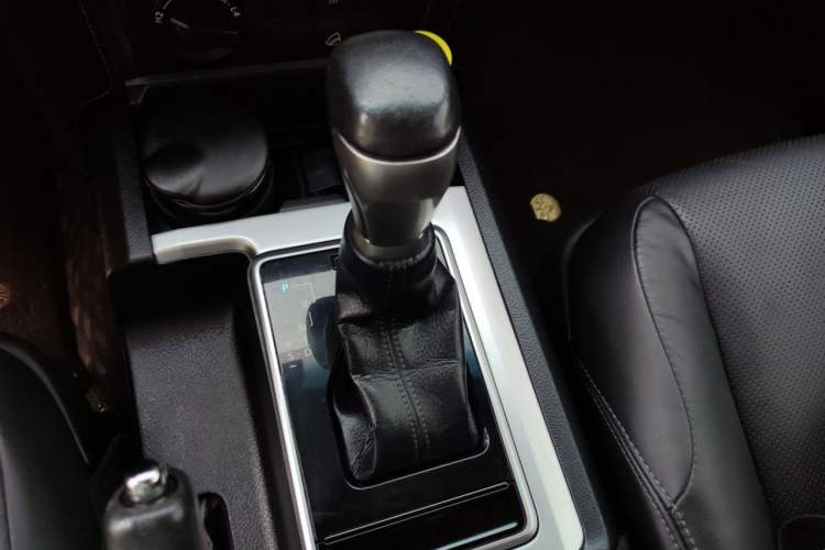 Used Toyota Prado 2018 3.5L Automatic TX-L Gear Lever