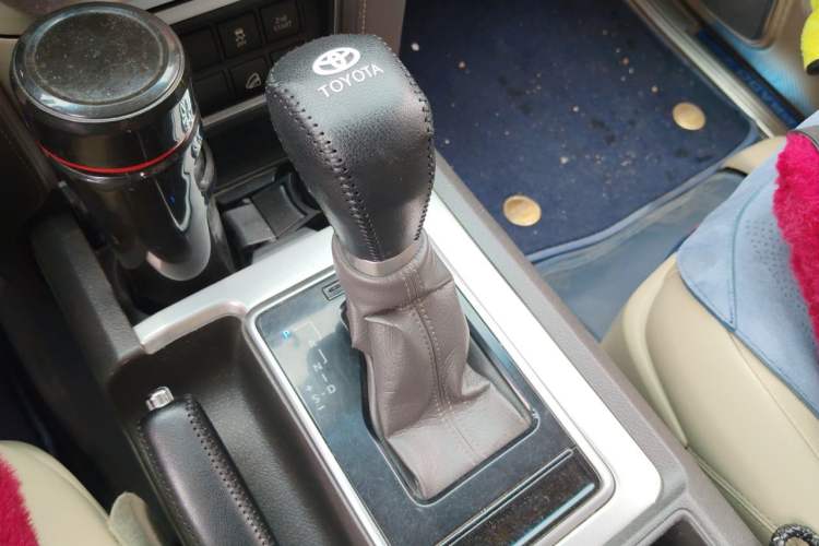 Used Toyota Prado 2018 3.5L Automatic TX-L with Rear-Mounted Spare Tire Gear Lever