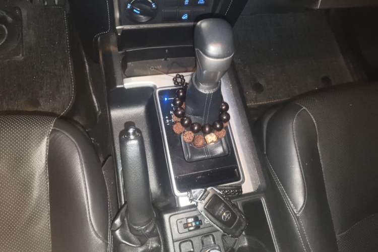 Used Toyota Prado 2018 3.5L Automatic TX-L with Rear-Mounted Spare Tire Gear Lever