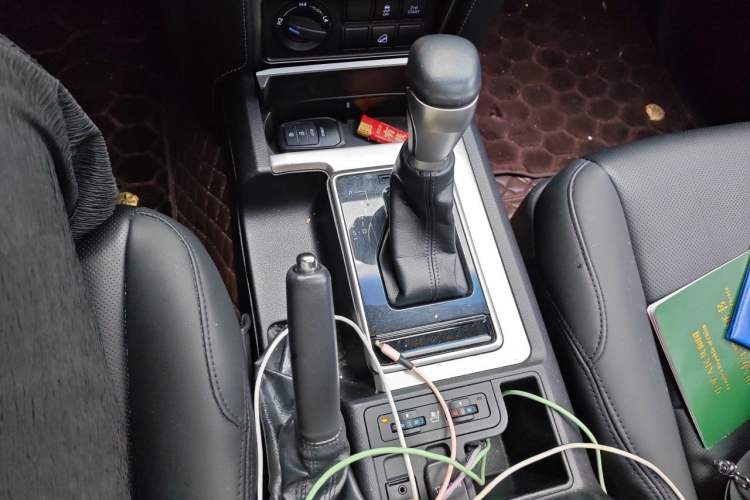 Used Toyota Prado 2018 3.5L Automatic TX-L with Rear-Mounted Spare Tire Gear Lever