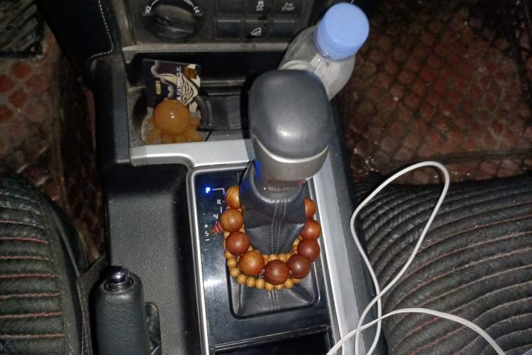 Used Toyota Prado 2018 3.5L Automatic TX-L Gear Lever