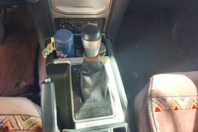 Used Toyota Prado 2018 3.5L Automatic TX-L Gear Lever