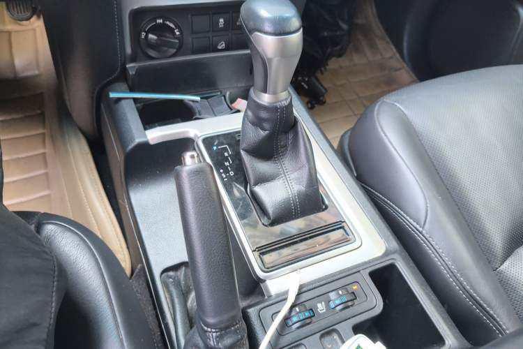 Used Toyota Prado 2018 3.5L Automatic TX-L with Rear-Mounted Spare Tire Gear Lever