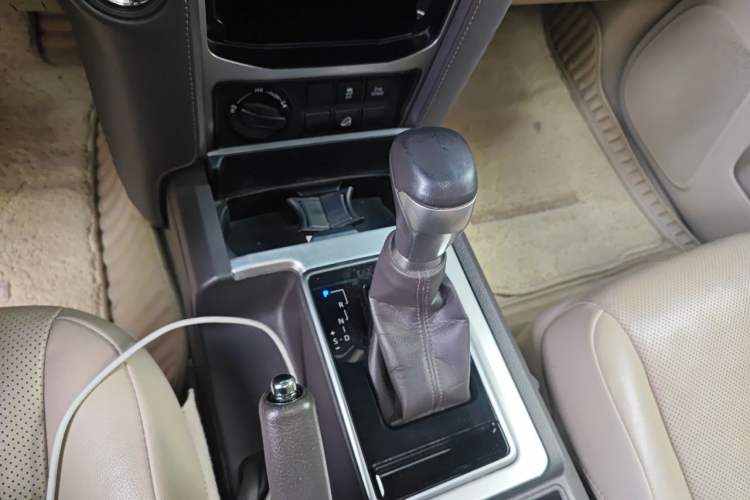 Used Toyota Prado 2018 3.5L Automatic TX-L with Rear-Mounted Spare Tire Gear Lever