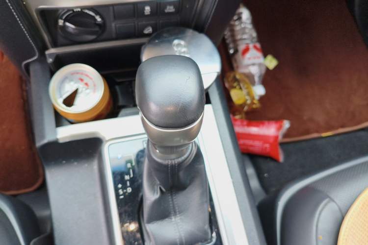 Used Toyota Prado 2018 3.5L Automatic TX-L Gear Lever