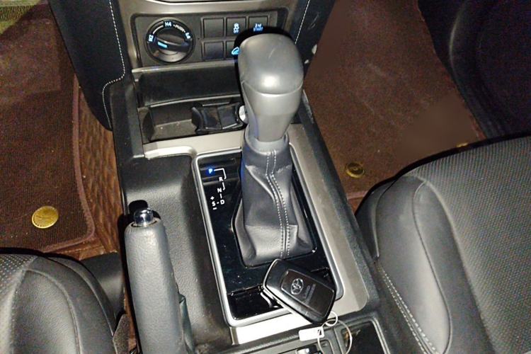 Used Toyota Prado 2018 3.5L Automatic TX-L with Rear-Mounted Spare Tire Gear Lever