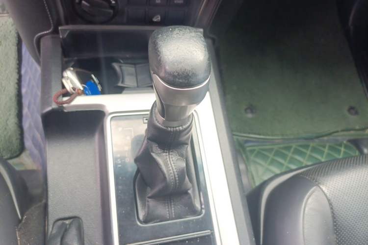 Used Toyota Prado 2018 3.5L Automatic TX-L with Rear-Mounted Spare Tire Gear Lever