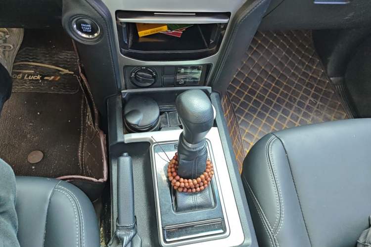 Used Toyota Prado 2018 3.5L Automatic SX Gear Lever