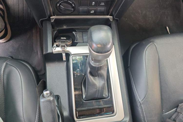Used Toyota Prado 2018 3.5L Automatic TX-L with Rear-Mounted Spare Tire Gear Lever