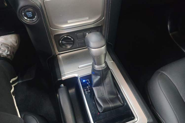 Used Toyota Prado 2018 3.5L Automatic TX-L with Rear-Mounted Spare Tire Gear Lever