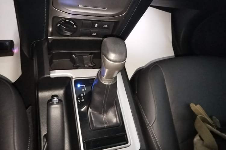Used Toyota Prado 2018 3.5L Automatic TX-L NAVI Gear Lever