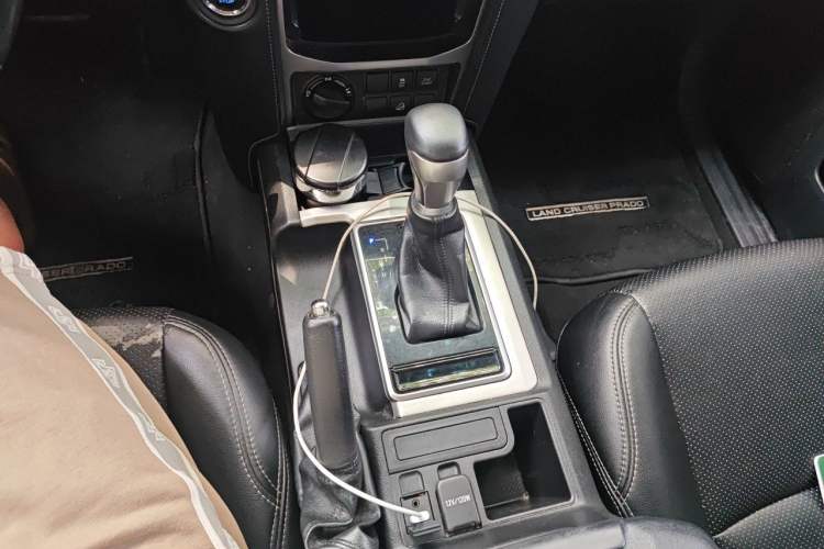 Used Toyota Prado 2018 3.5L Automatic TX Gear Lever
