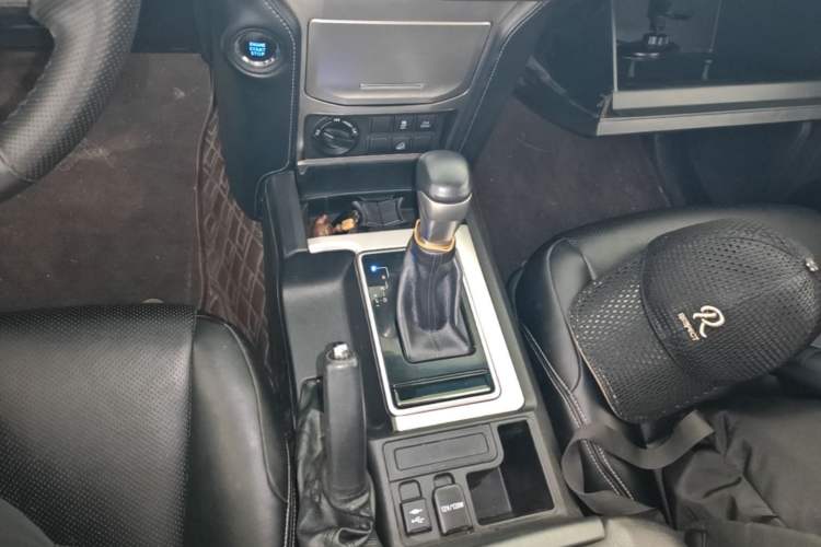 Used Toyota Prado 2018 3.5L Automatic TX Gear Lever