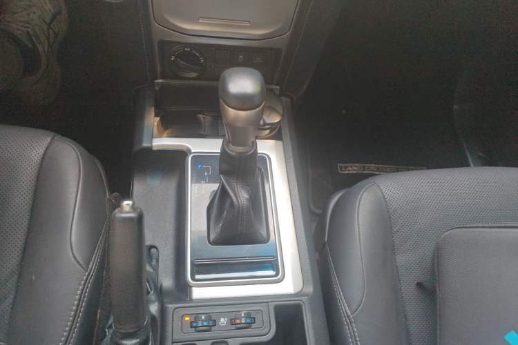 Used Toyota Prado 2018 3.5L Automatic TX-L with Rear-Mounted Spare Tire Gear Lever