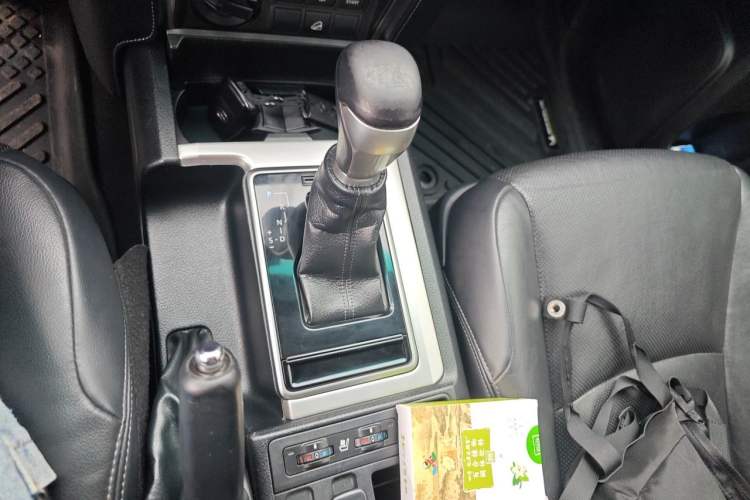 Used Toyota Prado 2018 3.5L Automatic TX-L Gear Lever
