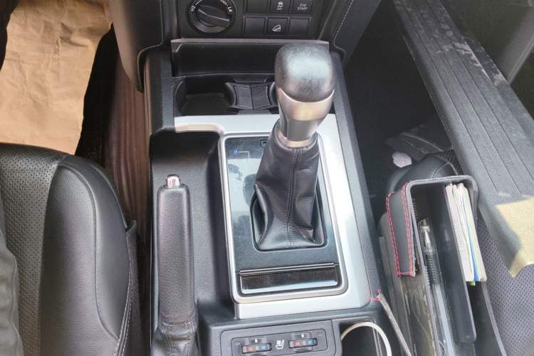 Used Toyota Prado 2018 3.5L Automatic TX-L with Rear-Mounted Spare Tire Gear Lever