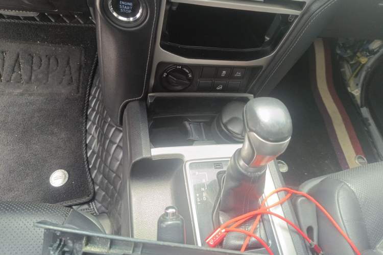 Used Toyota Prado 2018 3.5L Automatic TX-L with Rear-Mounted Spare Tire Gear Lever