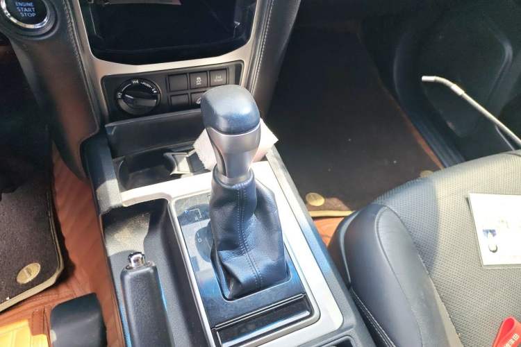 Used Toyota Prado 2018 3.5L Automatic TX-L NAVI Gear Lever