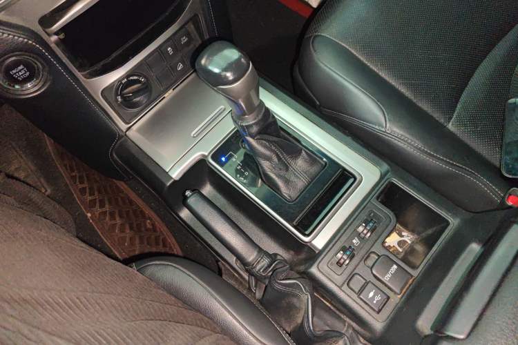 Used Toyota Prado 2018 3.5L Automatic TX-L with Rear-Mounted Spare Tire Gear Lever