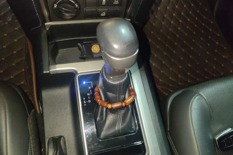 Used Toyota Prado 2018 3.5L Automatic TX-L with Rear-Mounted Spare Tire Gear Lever