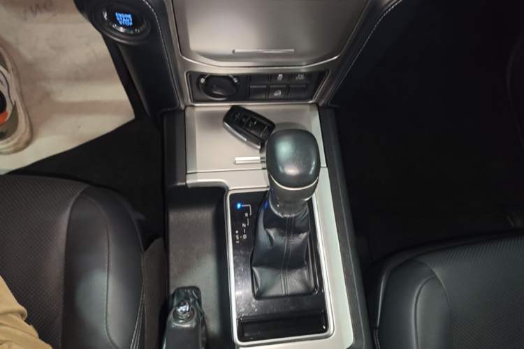 Used Toyota Prado 2018 3.5L Automatic TX-L Gear Lever