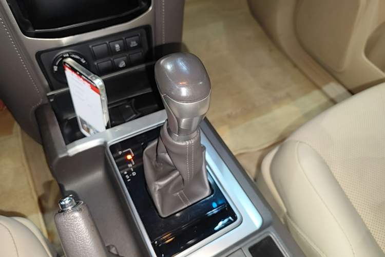 Used Toyota Prado 2018 3.5L Automatic TX-L NAVI Gear Lever