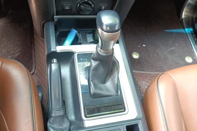 Used Toyota Prado 2018 2.7L TX Aluminum Wheels Underbody Mounting Base Version – Middle East Gear Lever