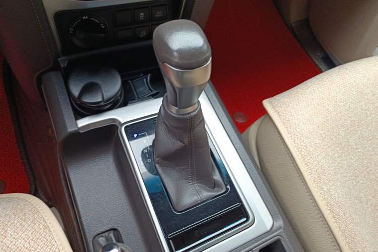 Used Toyota Prado 2018 3.5L Automatic TX Gear Lever