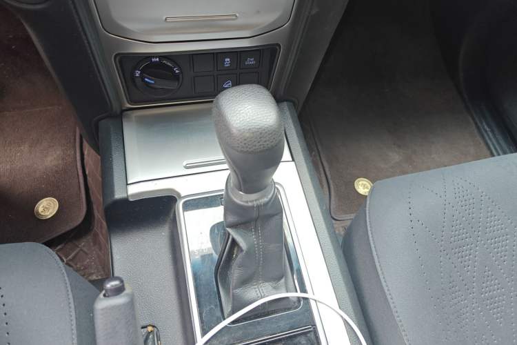 Used Toyota Prado 2018 3.5L Automatic SX Gear Lever