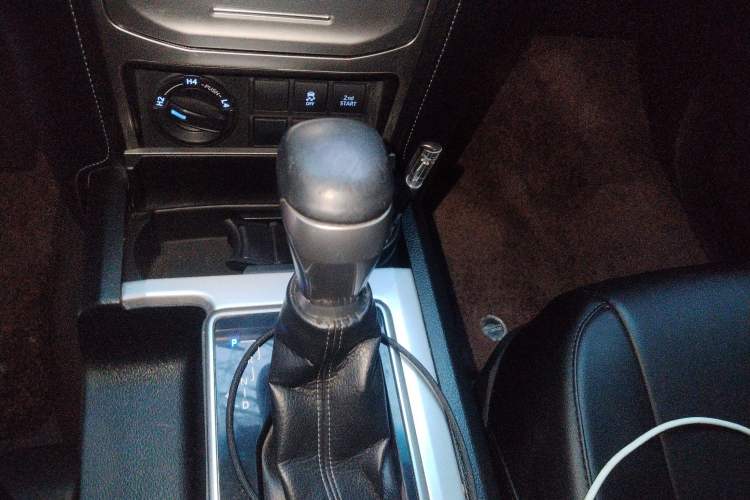 Used Toyota Prado 2018 3.5L Automatic TX-L with Rear-Mounted Spare Tire Gear Lever