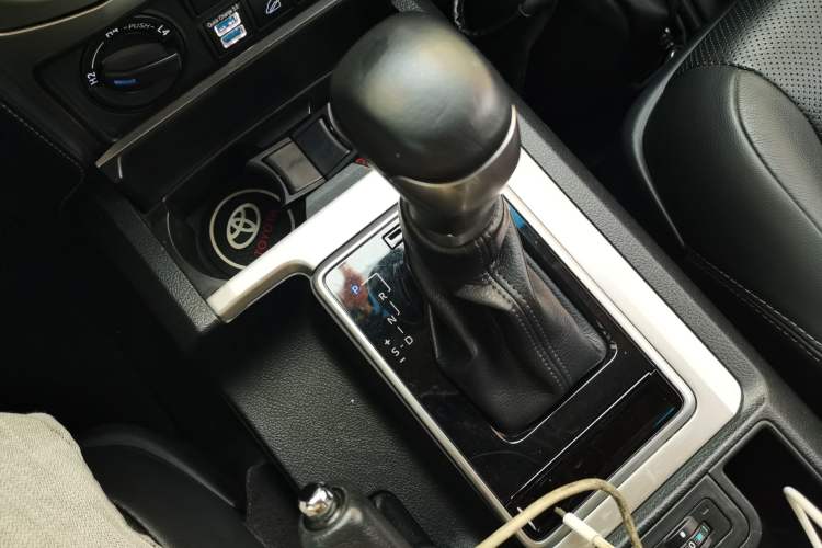 Used Toyota Prado 2018 3.5L Automatic TX-L with Rear-Mounted Spare Tire Gear Lever