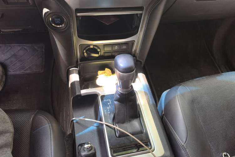 Used Toyota Prado 2018 3.5L Automatic TX-L with Rear-Mounted Spare Tire Gear Lever